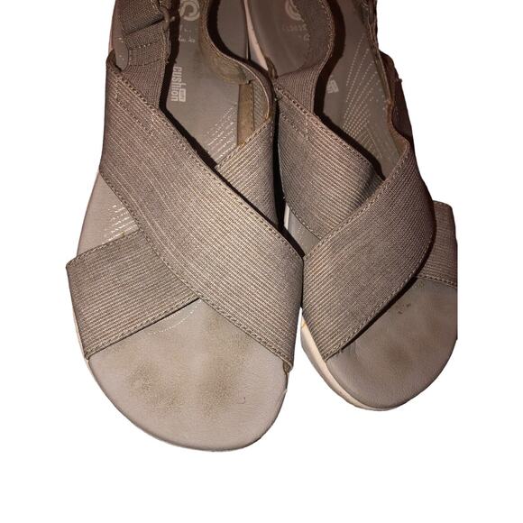 Clarks‎ Women's Gray Criss Cross Strap Comfort Walking Sandals - Picture 11 of 11